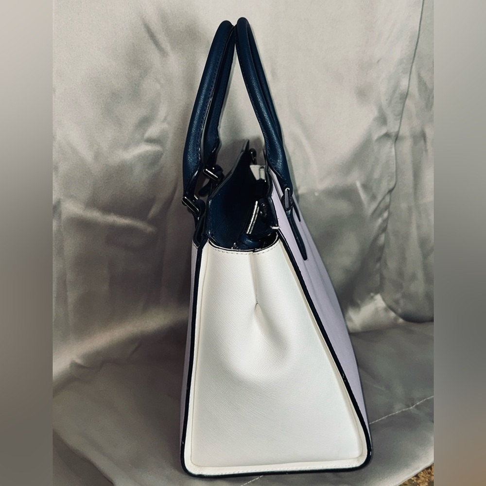 Kate Spade Large 3 tone leather handbag. Baby Lilac, Navy & White. EUC. - Picture 4 of 15